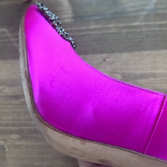 MANOLO BLAHNIK “HANGISI” Fuchsia Satin Jewel Buckle Pumps-Size 6 (AUTHENTICATED) - Picture 12 of 16
